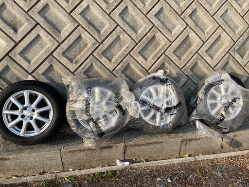 スタッドレスタイヤ 
DUNLOP 185/60R15 タイヤ ホイール 4本セット