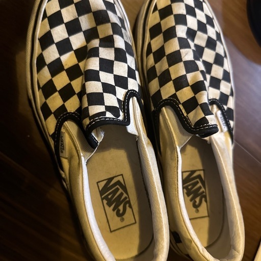 今日なら値引き可能メルカリで大売れのvansスニーカー