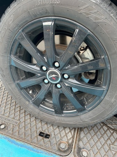 スタッドレスタイヤ　ホイール付き185/60R15 TOYOタイヤ