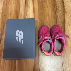 キッズ スニーカー ニューバランスの画像