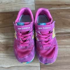 キッズ スニーカー ニューバランスの画像