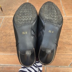 ⭕️サイドファスナーのショートブーツ？22.5cmの画像