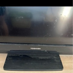 32型東芝REGZA2010年製 (ブタゴリちゃん) 大阪教育大前のテレビ
