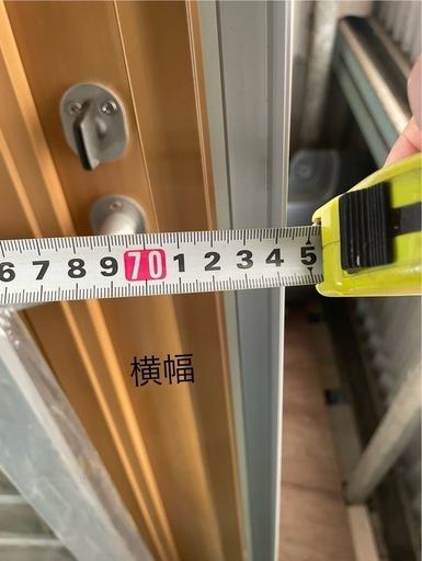 （決まりました）近場でしたら無料で運搬します。YKK新品ドアリモ勝手口