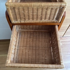 【急募】4/16（水）受取期日　ラタン（藤）の収納棚の画像