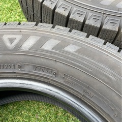 ダンロップ　スタッドレスタイヤ　195/65R15 の画像