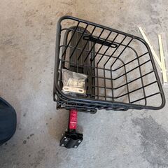 自転車用荷物キャリアとカゴほぼ新品の画像