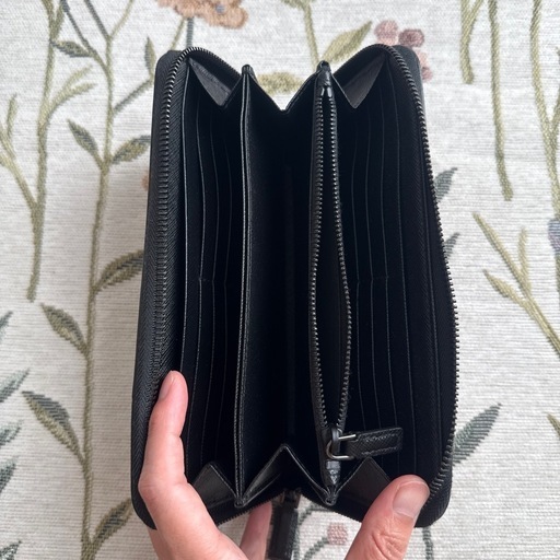 美品★正規品プラダ長財布