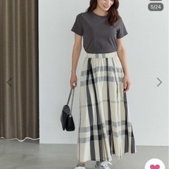 チェック　スカートの画像