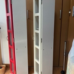 紅白小物収納棚の画像