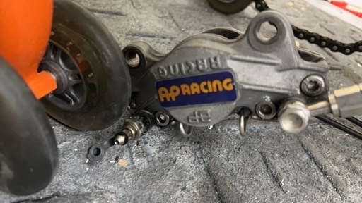 APレーシング　キャリパー