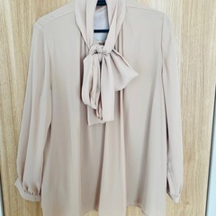 キレイめブラウス✨新品同様