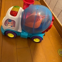 おもちゃ車