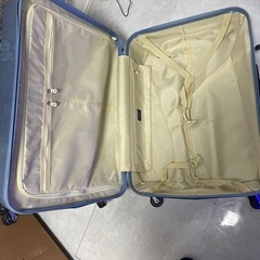 キャリーケース　66×44　の画像