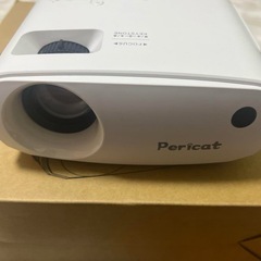 Pericat 4K対応プロジェクター 11000ルーメンの画像