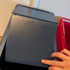 ニトリ　ゴミ箱　3色セット　キャスター付きの画像