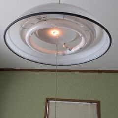 【差し上げます】ペンダントライト(6〜8畳用)　白の画像