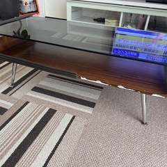 ガラステーブルの画像