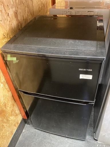 ☆中古￥7,000！アイリスオーヤマ　90㍑2ドア冷蔵庫　家電　2021年製　IRSD-9B-B型　幅48㎝ｘ奥行51㎝ｘ高さ85㎝　