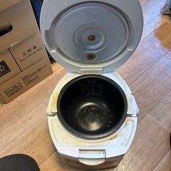 シャープ炊飯器　3合の画像