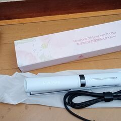 【未使用品】 ヘアアイロン ホワイト【新品同様】