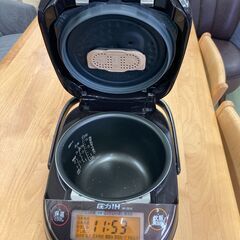 【リサイクルショップ ピカソ 小松原】🎉 象印 5.5合 圧力IH式 極め炊き 炊飯器 2018年製 NP-ZS10-TD 🎉★2990★の画像