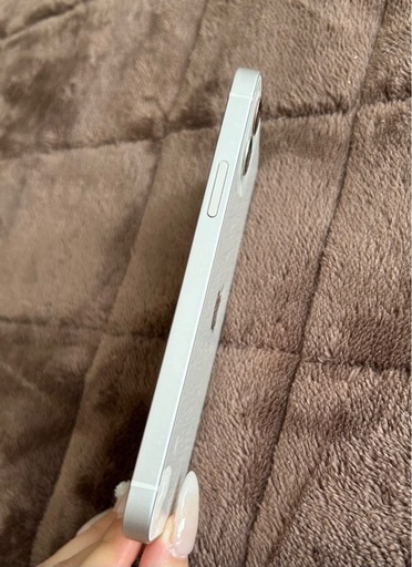 Apple AU-MGHV3J--292514 【Bランク中古品】 SIMロック解除済 AU