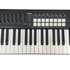 novation Launchkey 61 MIDIキーボード　の画像