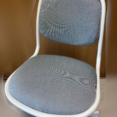 【受付終了】IKEAのキッズチェア(オルフィエル)の画像