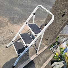 《お話し中》三段はしご