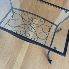 格安で！ガラステーブルの画像