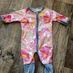 長袖ロンパース　チャック式の画像