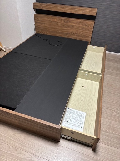 セミダブルベッド　引き出し付き　美品