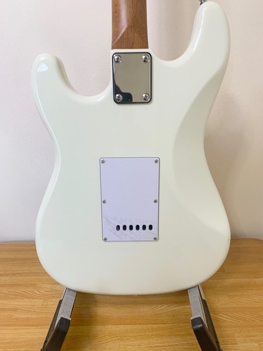 美品】Eris. Nestia エレキギター ローステッドメイプルネック