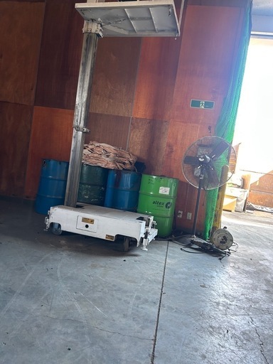 高所作業台　電動リフト