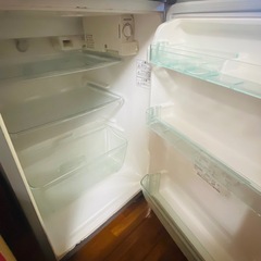 冷蔵庫とケトルの画像