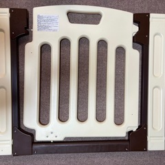 【決まりました】ベビーゲート　箱・部品付きの画像