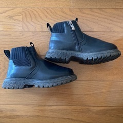 ブラック　キッズブーツ ジッパー付き　　サイドゴア　18cm