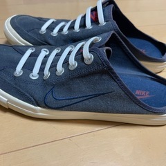 NIKEスリッポンスニーカー　27cm ネイビーの画像