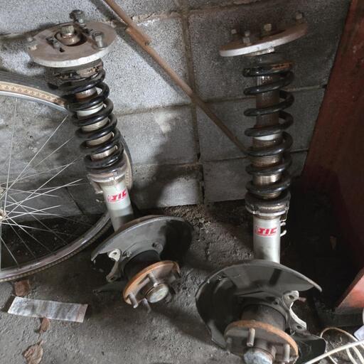 81マーク2用フロント車高調