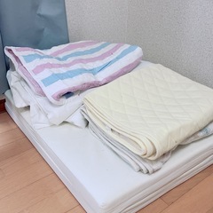ベビー用品　サークル・寝具一式・子ども椅子の画像