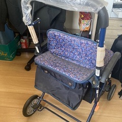 歩行器　介護
の画像