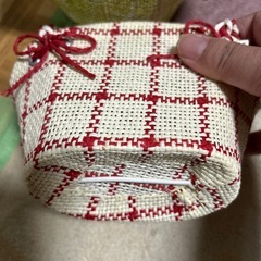 黄緑、赤白チェック柄ワイヤーカゴ２点セットの画像