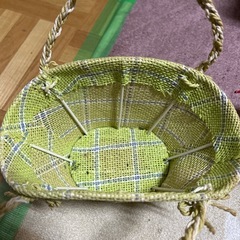 黄緑、赤白チェック柄ワイヤーカゴ２点セットの画像