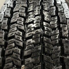 札幌発 引取OK YOKOHAMA 905W 245/80R17.5 133/131J 17.5インチ トラックタイヤ スタッドレス 6本 22年製 バリ溝 増トン ユニック (KTT436)クレジットカード QRコード決済可能の画像
