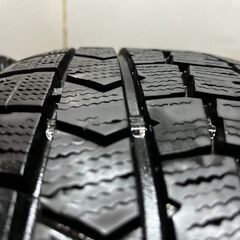 DUNLOP WINTER MAXX WM02 205/65R16 16インチ スタッドレス 4本 23年製 バリ溝 ヤリスクロス 10系アルファード C28セレナ等　(KTK411)クレジットカード QRコード決済可能の画像