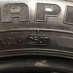 【走行短め】nokian HAKKAPELIITTA 4 205/60R16 16インチ スパイクタイヤ 4本 カップピン ノア プリウスα レガシィB4 SAI等　(KTJ435)クレジットカード QRコード決済可能の画像