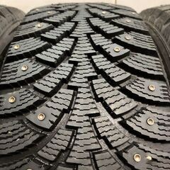【走行短め】nokian HAKKAPELIITTA 4 205/60R16 16インチ スパイクタイヤ 4本 カップピン ノア プリウスα レガシィB4 SAI等　(KTJ435)クレジットカード QRコード決済可能の画像