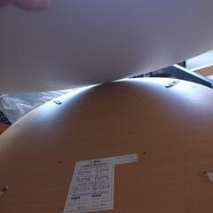 丸いテーブルの画像