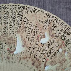 木製の扇子の画像